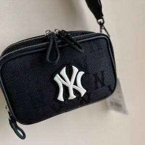 Black Crossbody Camera Bag